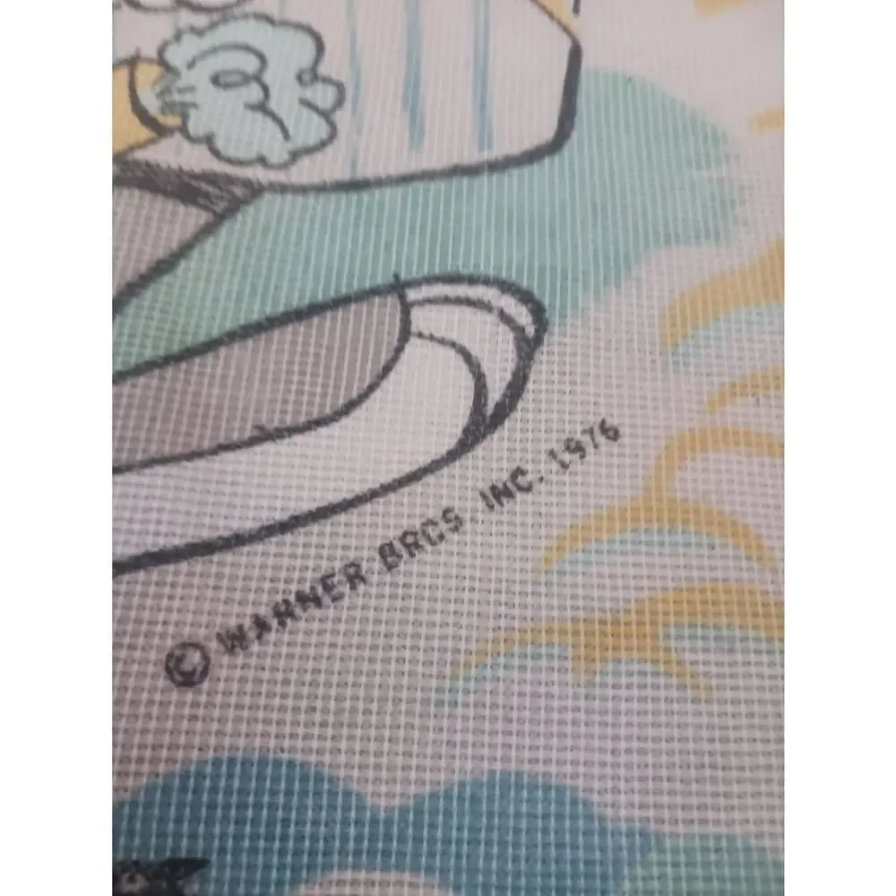 Real authentic 1976 Warner Brothers bugs bunny curtains repeated pattern RARE 63
